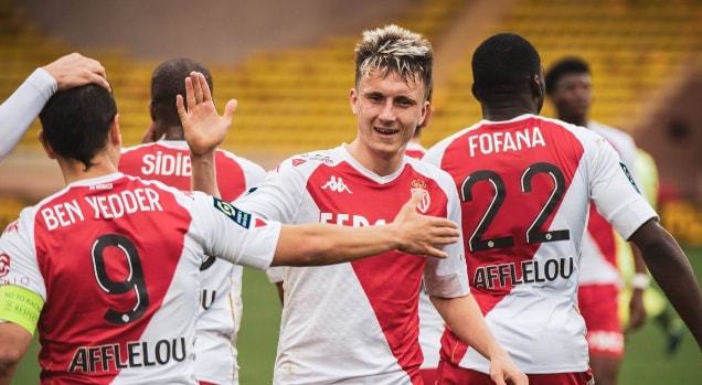 而球员们的 而球员们的